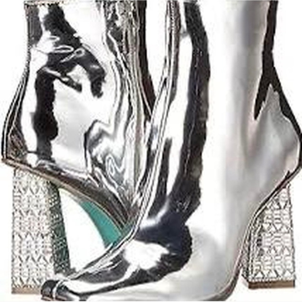 Betsey Johnson SB-MALVN Silver Metallic Crystal Embellished Heel Ankle Boots 6M